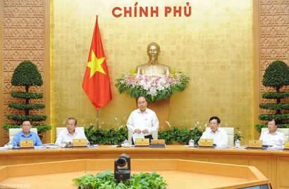 Thủ tướng Nguyễn Xuân Phúc phát biểu tại một phiên họp chuyên đề của Chính phủ về xây dựng pháp luật 