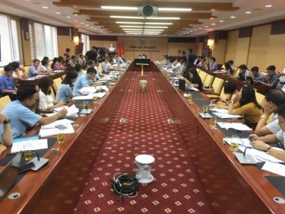 Sáng 28/10, tại trụ sở Tổng cục Hải quan, Bộ Tài chính - cơ quan thường trực Ban chỉ đạo 389 Quốc gia đã tổ chức cuộc họp với các bộ, ngành về kết quả kiểm tra, xác minh các nghi vấn sai phạm liên quan đến Tập đoàn Asanzo