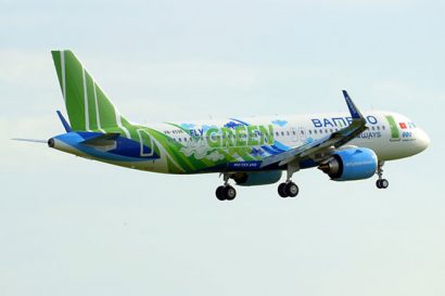 Máy bay Airbus A320neo đầu tiên tại Việt Nam mà Bamboo Airways mới nhận, có diện mạo đặc biệt đánh dấu chiến dịch Bay Xanh bảo vệ môi trường trên toàn mạng bay của hãng. Nguồn: Nguyễn Anh