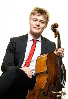 Nghệ sĩ cello trẻ Jonathan Swensen