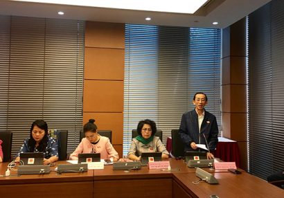  Đại biểu Trần Hoàng Ngân (TP. Hồ Chí Minh) phát biểu tại tổ (Ảnh: KT)