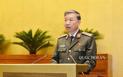 Bộ trưởng Bộ Công an Tô Lâm trình bày báo cáo trước Quốc hội (Ảnh: QUOCHOI.VN) 