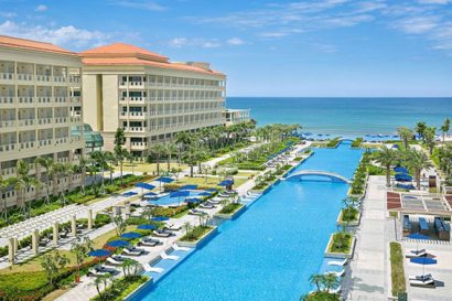Bể bơi vô cực tuyệt đẹp tại khu nghỉ dưỡng Sheraton Grand Đà Nẵng Resort 