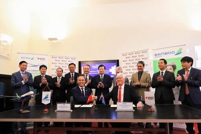 Phó Thủ tướng Chính phủ Trịnh Đình Dũng chứng kiến Lễ kí kết MoU giữa Bamboo Airways và trường đại học RMIT, Úc