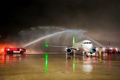 Nghi thức phun vòi rồng chào đón chuyến bay đầu tiên của Bamboo Airways kết nối Hà Nội – Đài Bắc