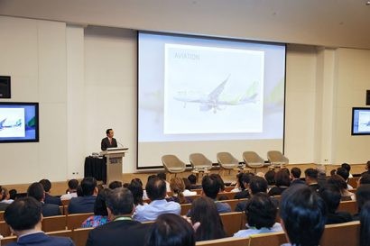 Ông Trịnh Văn Quyết phát biểu tại Diễn đàn Kết nối kinh doanh Việt Nam - Singapore 