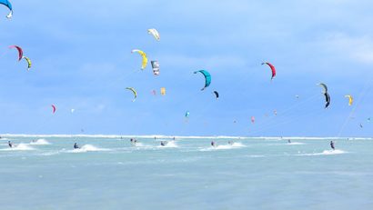 Khung cảnh mãn nhãn trên biển Ninh Chữ chiều 7.12