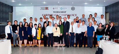 Các đại biểu dự Hội thảo: “Tuân thủ doanh nghiệp” do Viện Khoa học Pháp lý và Kinh doanh quốc tế phối hợp với Tổng Lãnh sự quán Hoa Kỳ tại TP.HCM tổ chức  (tháng 11/2019)