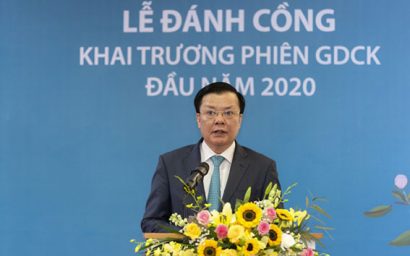 Bộ trưởng Đinh Tiến Dũng phát biểu tại buổi lế sáng 2-1.