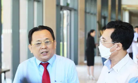 Phó Chủ tịch thường trực UBND tỉnh, ông Lê Hữu Hoàng: Khánh Hòa đang xin ý kiến Trung ương và Chính Phủ tích cực tháo gỡ khó khăn cho các DN bất động sản du lịch