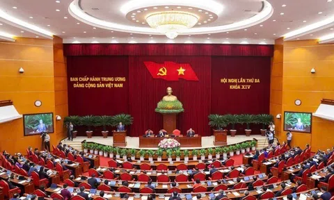 Thông cáo báo chí ngày làm việc thứ hai Hội nghị Trung ương 3