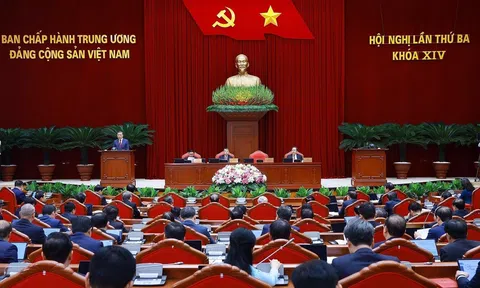 Thông cáo báo chí ngày làm việc thứ ba của Hội nghị Trung ương 3