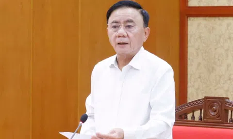 Bộ Chính trị: Xử nghiêm hành vi đăng tải, phát tán thông tin sai sự thật