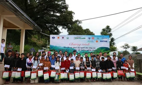 Lan tỏa trách nhiệm xã hội và tình yêu thương tại cổng trời Má Pắng trong hành trình 5 năm của Tạp chí Doanh nghiệp và Kinh tế xanh