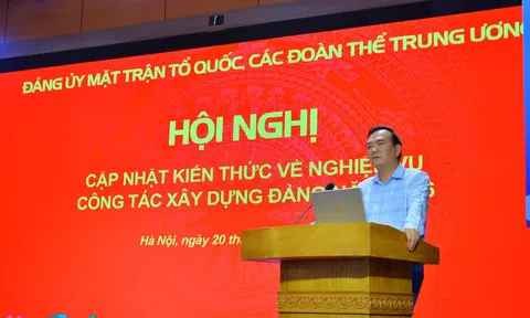 Nâng cao năng lực tham mưu, gắn với thực tiễn trong công tác xây dựng Đảng