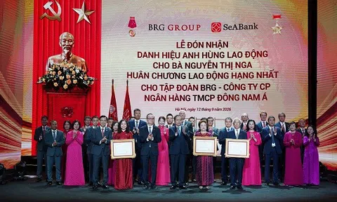 Doanh nhân Nguyễn Thị Nga được trao tặng Danh hiệu Anh hùng Lao động, Ngân hàng SeABank đón nhận Huân chương Lao động hạng Nhất & Bằng khen của Bộ Công an