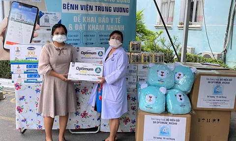 Món quà sức khoẻ Vinamilk gửi đến bác sĩ, bệnh nhi F0 tại bệnh viện Trưng Vương - TP.HCM