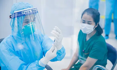 Bộ trưởng bộ Y tế: Minh bạch hoạt động tiêm chủng lớn nhất lịch sử
