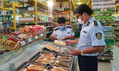 Kiến nghị tăng chế tài, xử lý nghiêm hành vi nâng giá dịch vụ xét nghiệm COVID-19, hàng hóa thiết yếu.