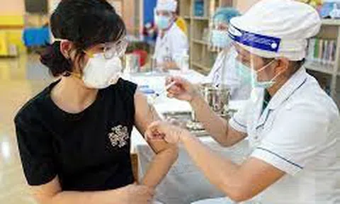 Những ai được ưu tiên tiêm vaccine COVID-19 ở Hà Nội?