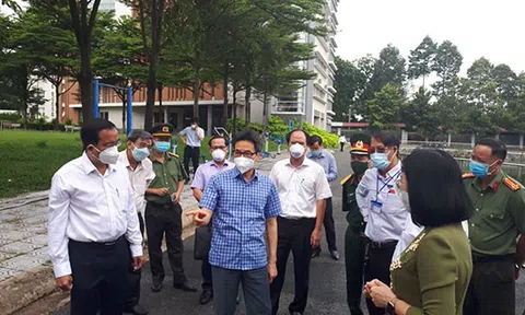 Phó thủ tướng Vũ Đức Đam: 'Ý thức người dân quyết định thắng, thua trong cuộc chiến chống Covid-19'