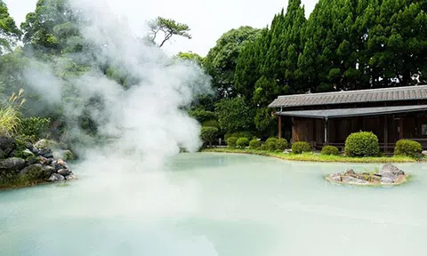 Vì sao văn hóa onsen trở thành biểu tượng của lối sống Nhật Bản?