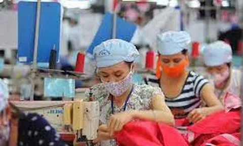Cuộc chiến chống COVID-19: Cần sách lược lâu dài cho sản xuất