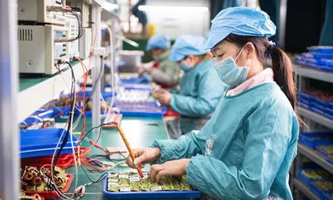 Thủ tướng yêu cầu 10 bộ trưởng khơi thông các “điểm nghẽn” về đầu tư, kinh doanh