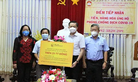 T&T group trao tặng trên 25 tỷ đồng thiết bị, vật tư y tế "tiếp sức" cho TP Cần Thơ chống dịch covid - 19