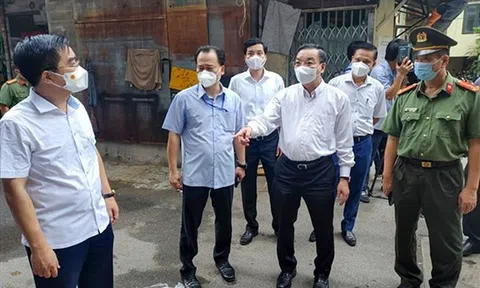 Hà Nội yêu cầu người dân không ra khỏi nhà, 'ai ở đâu ở đó'