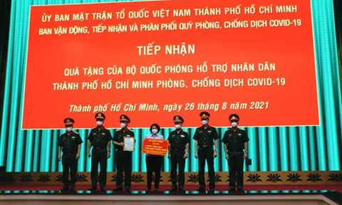 Bộ Quốc phòng tặng Nhân dân TP.HCM 4.000 tấn gạo, 100.000 suất quà, trong đó MB vinh dự góp tặng 4.000 tấn gạo