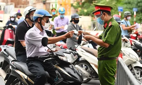 Hà Nội: 6 nhóm đối tượng dự kiến được cấp giấy đi đường là những ai?