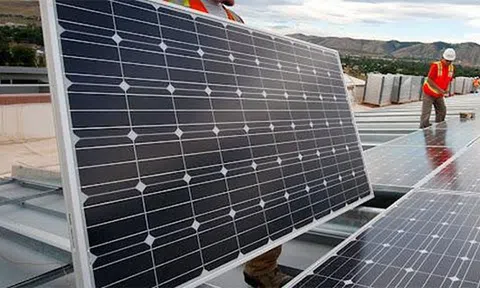 Mỹ điều tra chống lẩn tránh thuế và chống trợ cấp với pin năng lượng mặt trời Việt Nam