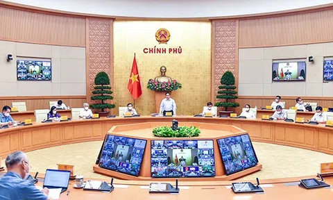 Thực hiện giãn cách xã hội nghiêm ngặt để kiểm soát được dịch bệnh sớm nhất