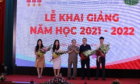 Lễ khai giảng năm học mới chào đón tân sinh viên K26 trường đại học kinh doanh và công nghệ Hà Nội