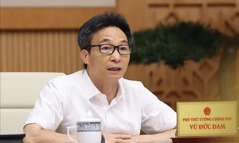 Khẩn trương hoàn thiện Chiến lược tổng thể ứng phó hiệu quả đại dịch COVID-19 trong tình hình mới