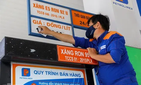 Nên thả nổi hay ghìm giá xăng dầu