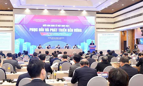 Kinh tế 2022 có nhiều nguy cơ về lạm phát và nợ xấu