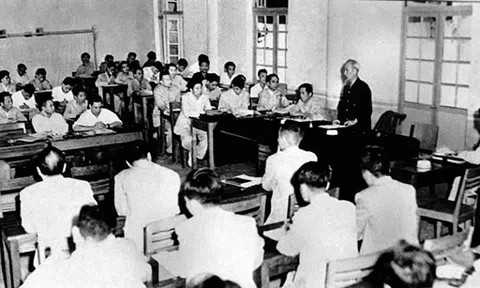 Vận dụng tư tưởng Hồ Chí Minh về nhận diện, phê phán và đấu tranh chống "bệnh hình thức" trong xây dựng, chỉnh đốn Đảng hiện nay