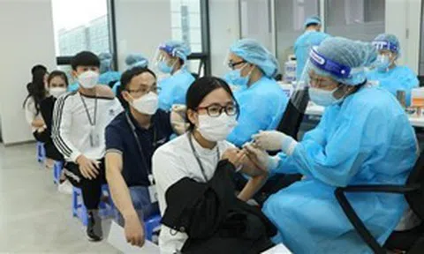 Thủ tướng yêu cầu thần tốc tiêm vaccine và đẩy mạnh thực hiện các biện pháp phòng COVID-19