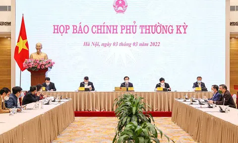Thủ tướng yêu cầu nghiên cứu một số chính sách về thuế, phí để giảm chi phí đầu vào cho sản xuất