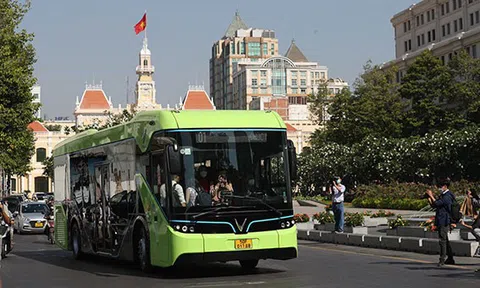 Vinbus khai trương tuyến Bus điện đầu tiên kết nối mạng lưới vận tải công cộng TP. Hồ Chí Minh