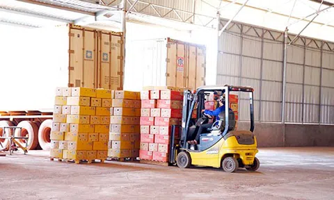 Giải pháp logistics qua cửa khẩu quốc tế Nam Giang cho doanh nghiệp Việt, Lào