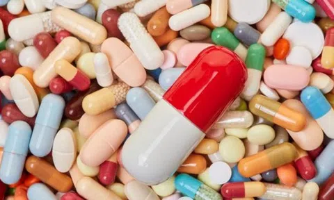Phó Thủ tướng yêu cầu tháo gỡ những vướng mắc liên quan đến thủ tục thông quan thuốc nhập khẩu