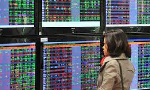 Vụ án 'Cố ý làm lộ bí mật công tác': Ủy ban Chứng khoán Nhà nước phối hợp chặt chẽ với cơ quan điều tra