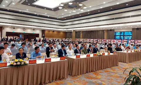Nâng cao đạo đức cách mạng, chống chủ nghĩa cá nhân phải được tiến hành thường xuyên