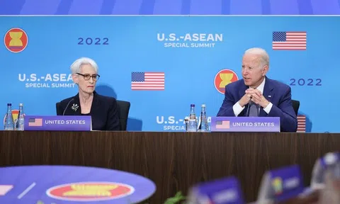 Thủ tướng mong muốn các nước lớn tôn trọng vai trò trung tâm của ASEAN, tôn trọng luật pháp quốc tế