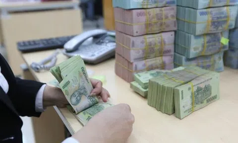 Tăng trưởng nóng, bất động sản vào vòng kiểm soát vốn