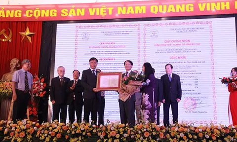 Lễ công bố quyết định và trao giấy chứng nhận kiểm định chất lượng giáo dục trường Đại học Kinh doanh và Công nghệ Hà Nội