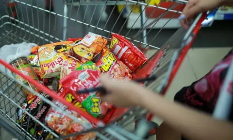 Tiếp tục giảm 2% thuế VAT tới giữa năm sau